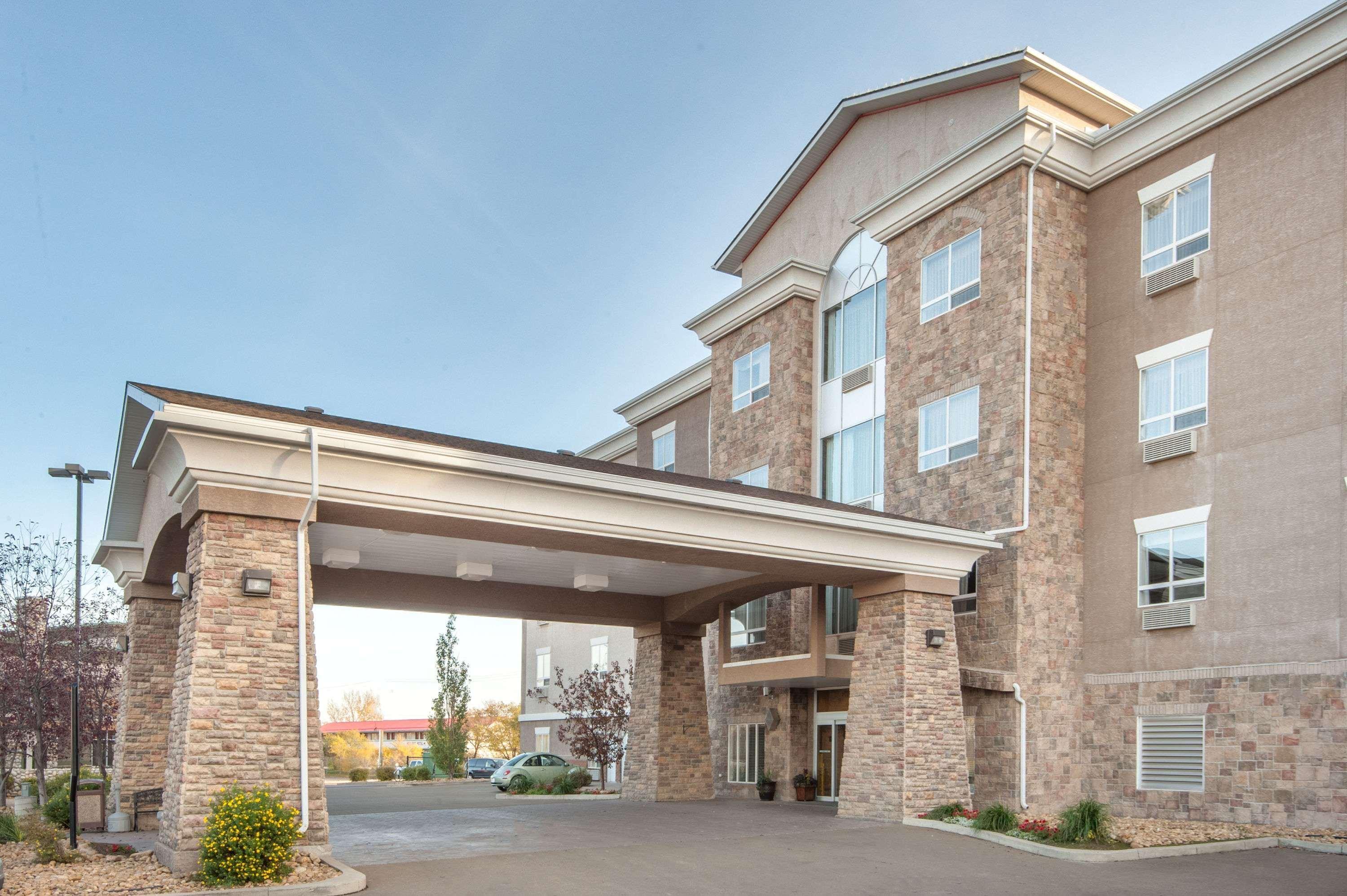 Ramada By Wyndham Drumheller Hotel & Suites Exterior foto
